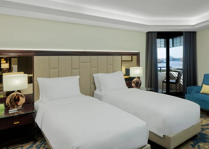 Radisson Blu Hotel, Dubai Deira Creek