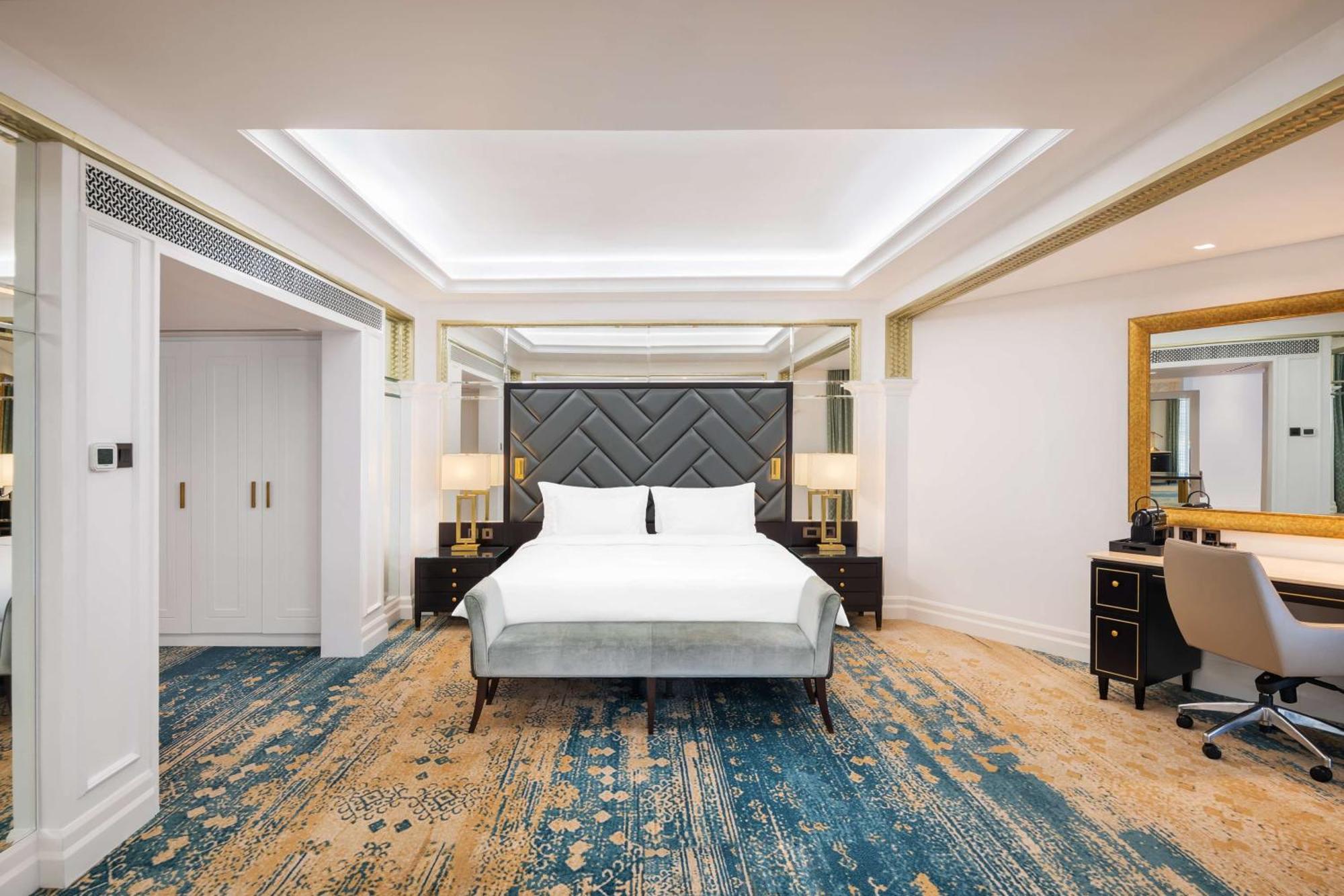 Radisson Blu Hotel, Deira Creek Hotel Dubai