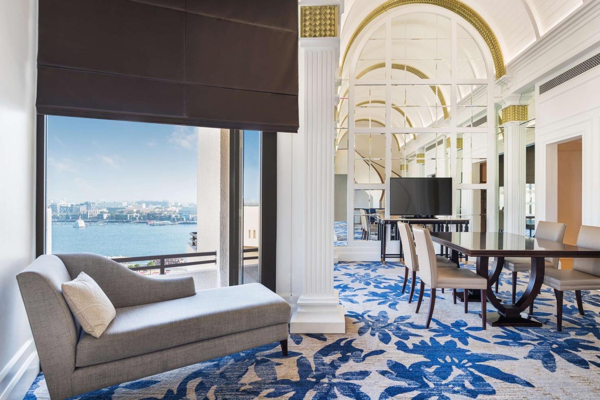 Radisson Blu Hotel, Deira Creek Дубай