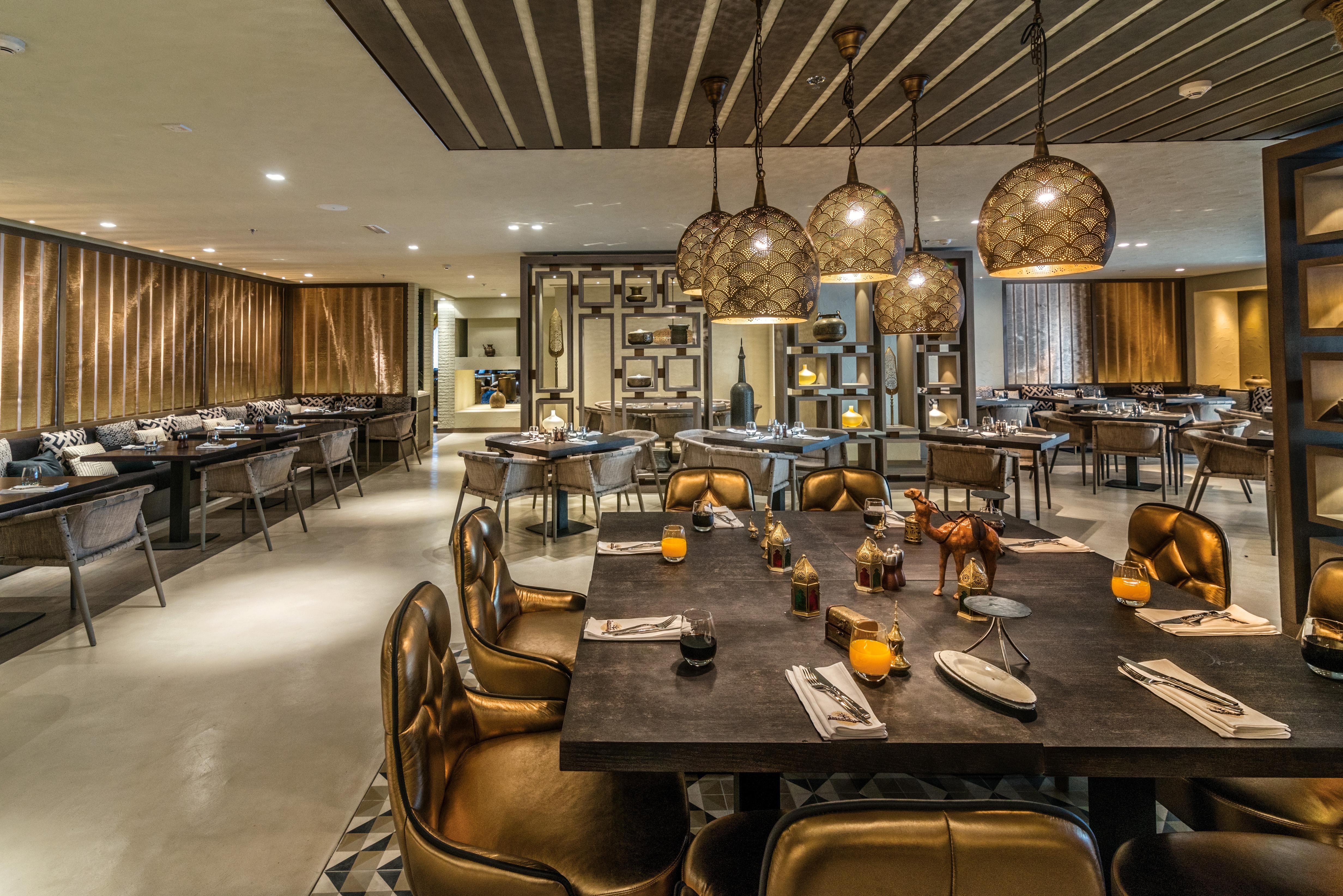 होटल Radisson Blu Hotel, Deira Creek 5*